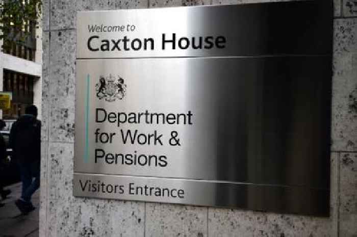 DWP handing people on Universal Credit, PIP, ESA up to £792 boost