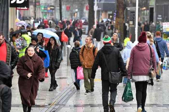 Universal Credit claimants told bank balance will get £420 boost