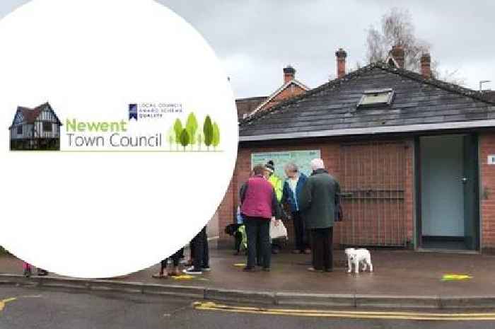 Town facing months without public toilets finds temporary solution