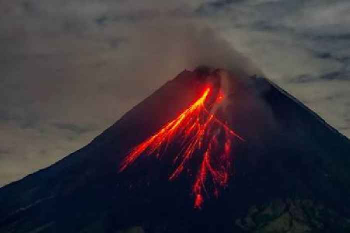 Indonesia volcano eruption burns down homes with at least 10 people dead