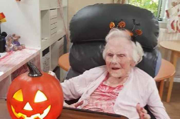 Care home residents in Rutherglen get crafty with the decor before dookin'