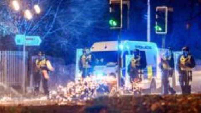 Firefighters take 1,000 calls during Bonfire Night attacks