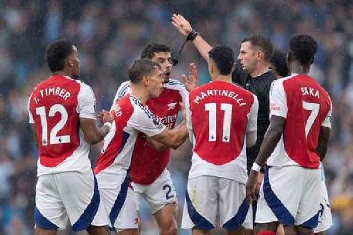 Premier League make Michael Oliver decision for Chelsea vs Arsenal after controversial red card