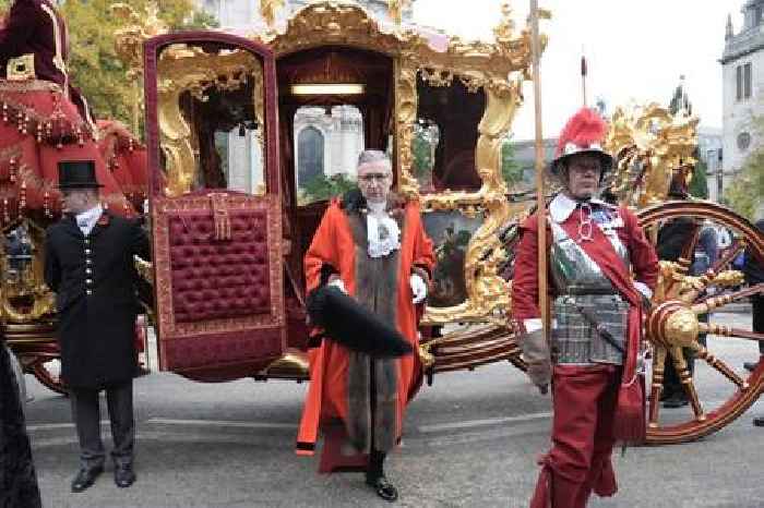 Thousands cheer on 696th Lord Mayor of London at annual show