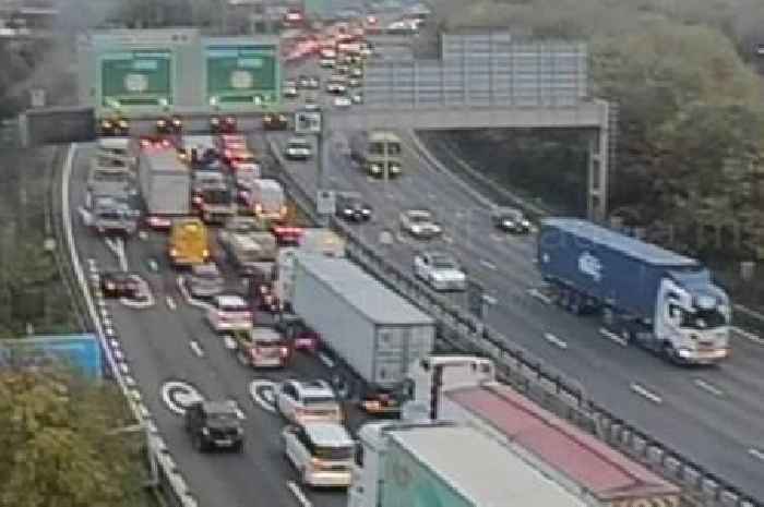 M25 Dartford Tunnel live traffic updates as motorists see rush hour chaos as motorway blocked