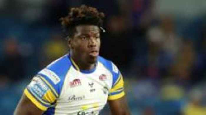 Salford sign France international prop Sangare