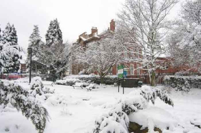 UK faces 410-mile snow with 'half' of England 'covered' in 9cm depth