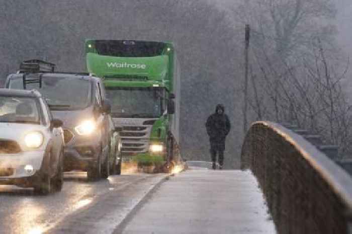 UK warned 'winter is coming' with snow set to hit England in 0.3C freeze