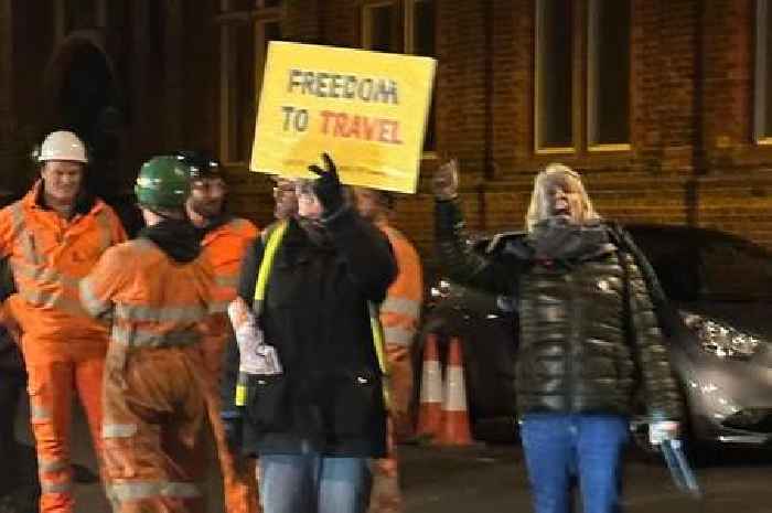 Protestors 'get in the way' as Mill Road bridge bus gate works begin