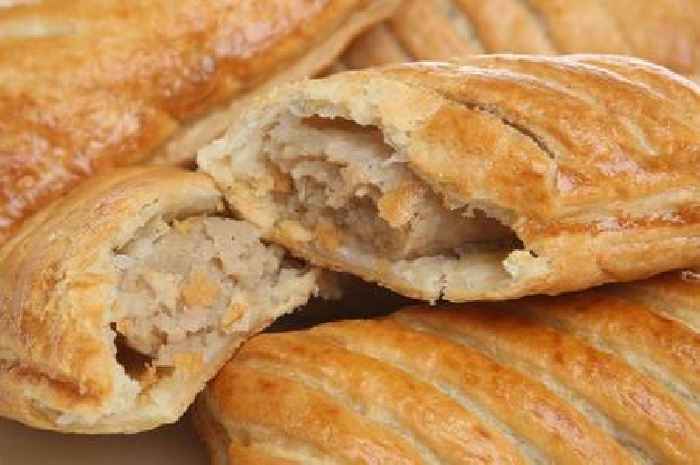 Quick and easy air fryer sausage rolls recipe that is perfect for Bake Off fans