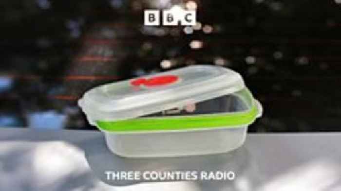 Children with no food ‘eat’ from empty lunchboxes