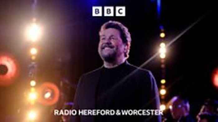 Bromsgrove's Michael Ball scores No.1 album