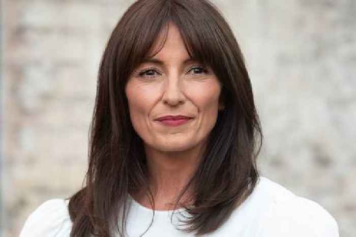 6 red flag brain tumour symptoms as Davina McCall undergoes surgery after diagnosis
