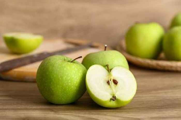 Doctor's warning about 'right way' to eat an apple - and if you can eat the core