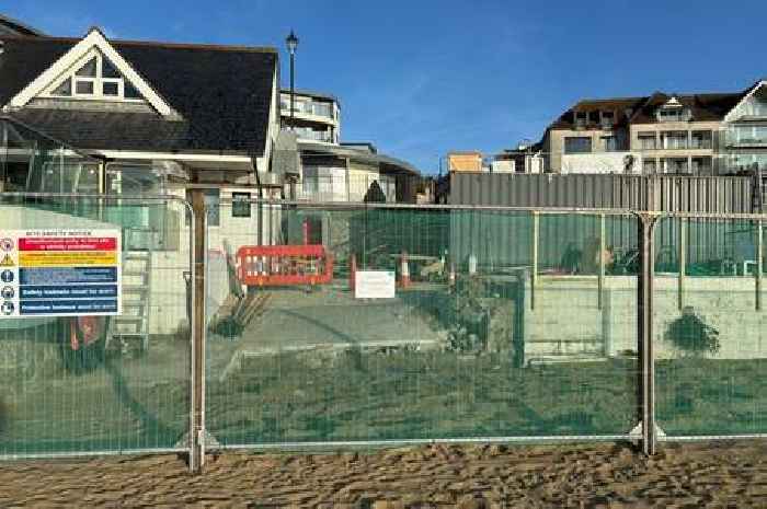 Cornwall cafe's 'illegal' plan to block off public steps used for '50 years'