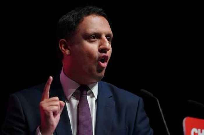 Anas Sarwar accuses SNP of ‘hypocrisy’ over Health Secretary football freebie row