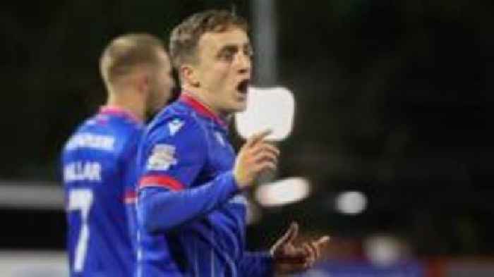 Linfield beat Larne to go eight points clear at top