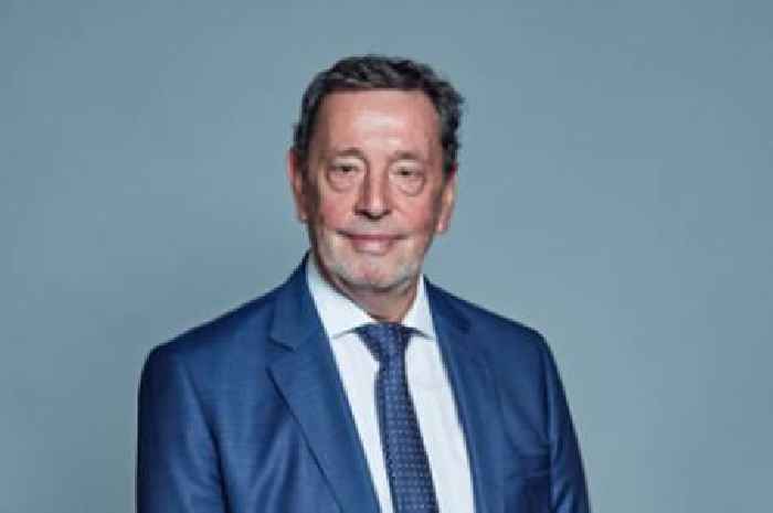 Former Home Secretary Lord Blunkett blasts London Underground 'death trap' after falling into gap at tube station