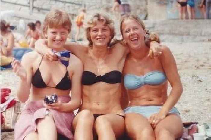 Cornish sisters recreate photo taken 40 years ago on favourite beach