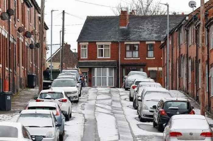 Exact time 'heavy snow' forecast for Stoke-on-Trent as weather warning tonight