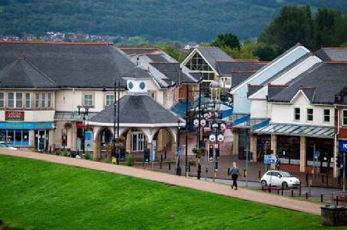 Caerphilly crash sees air ambulance called to scene after car collides with shoppers in town centre