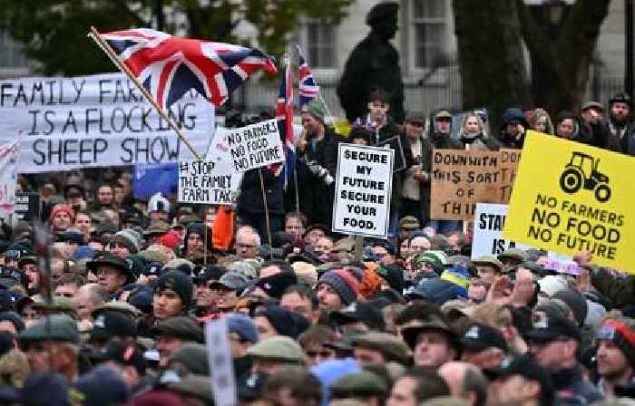 News24 | Thousands of British farmers protest against 'tractor tax' on inheritance