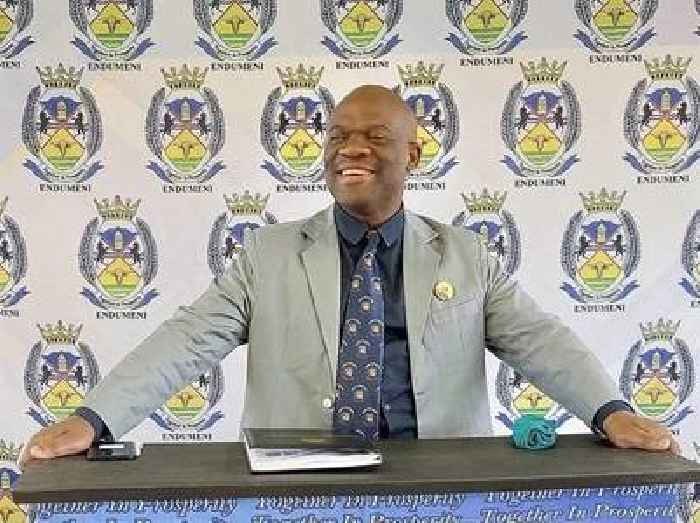 News24 | Sleeping duty: eNdumeni mayor alleges graft between IFP, DA as bomb scare halts sitting to replace him