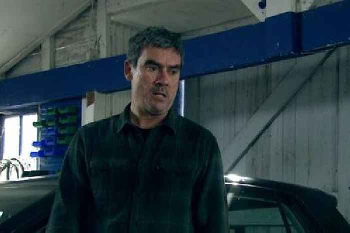 ITV Emmerdale Cain Dingle leaves fans fuming as he cheats on Moira with family member