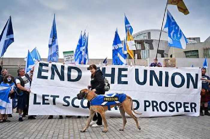 Most Scots choose independence as first choice for constitutional change, poll finds