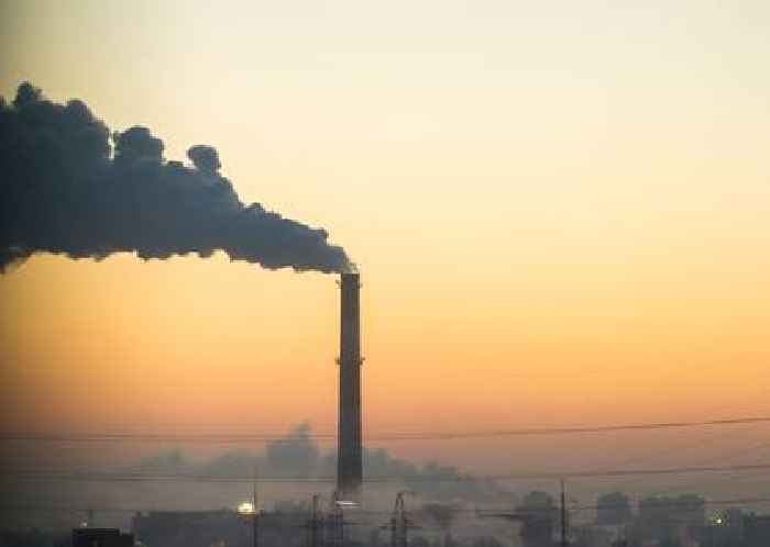 India’s coal plants set to miss emissions deadline, worsening deadly Delhi smog