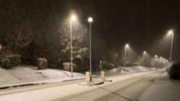 Schools shut after snow falls across Devon