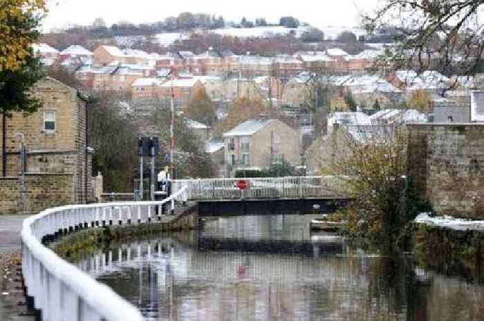 Snow warning for nine towns and cities in England on Thursday with 'eight inches' hitting