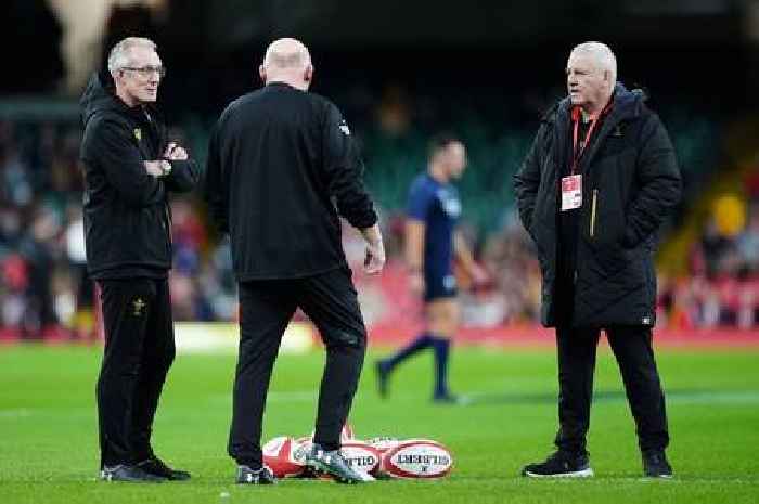 Rob Howley: Warren Gatland is the best coach in the world and won't leave Wales