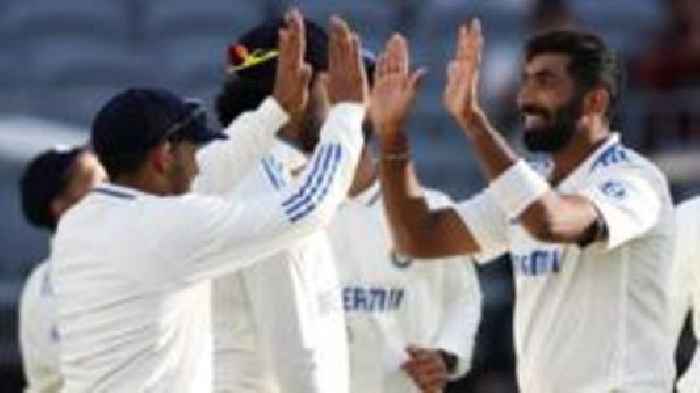 India fight back against Australia as 17 wickets fall on day one