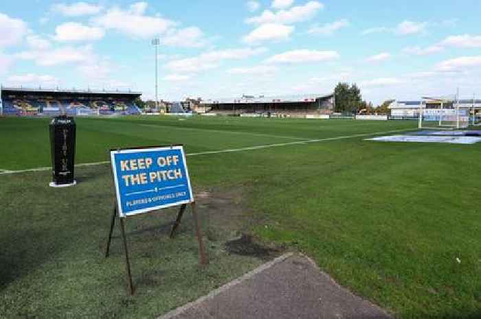 Mansfield community assist pitch preparations for Bristol Rovers clash after 'sharpish' snowfall