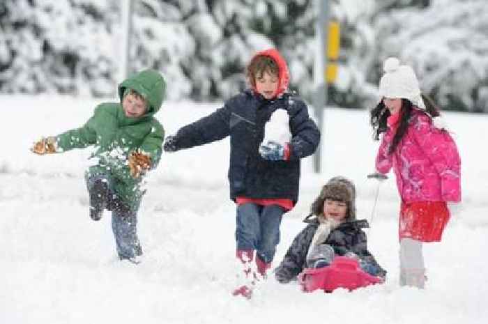 UK school closures announced on Friday ahead of 33 hour snow storm