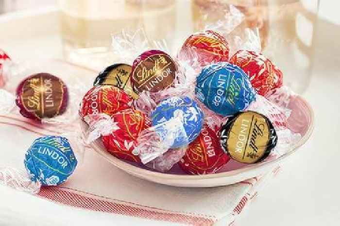 Amazon's Black Friday slashes £30 1kg Lindt Lindor Truffle bag to under £20