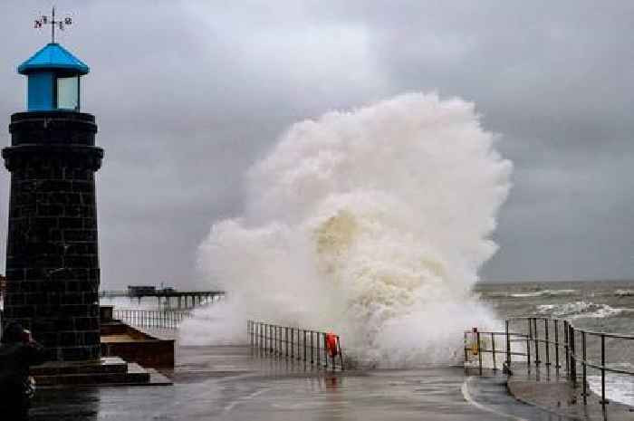 Storm Bert: UK braces for storm's peak as 'worst still to come'