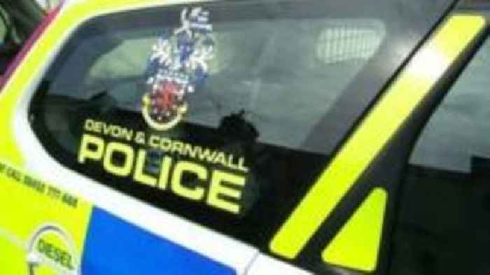 Devon Expressway closed after car hits sign