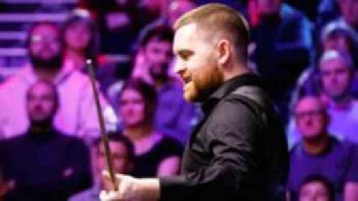 Jones beats Brecel to move into UK Championship last 16