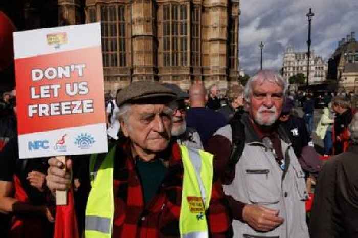 State pensioners could have energy bills 'frozen' after £300 Winter Fuel Payment cut