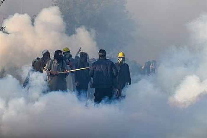 News24 | SEE | Pakistan police fire tear gas, rubber bullets at ex-PM Imran Khan supporters