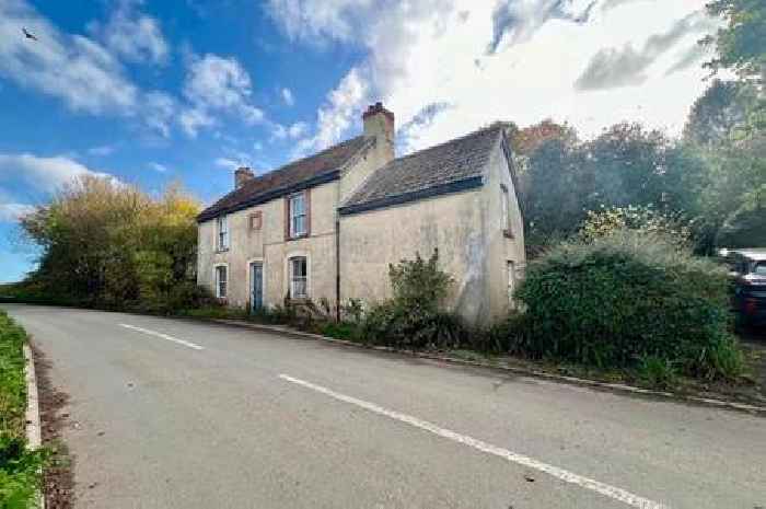 Country cottage with outstanding views going under the hammer