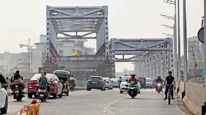 Andheri: Gokhale bridge girder to be lowered by November 30