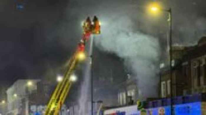 Major fire breaks out at Holloway takeaway