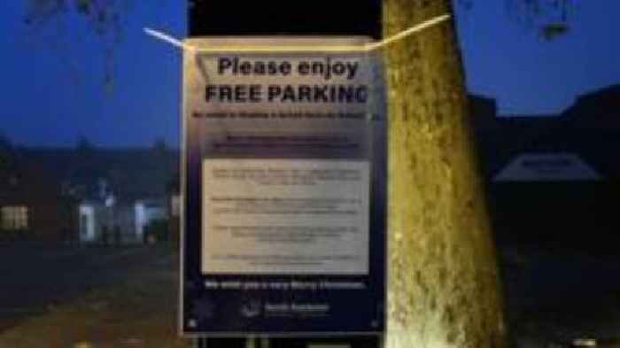 Free parking to encourage Christmas shoppers