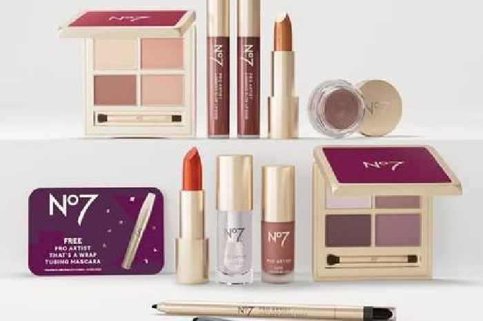 Boots No7 gift set with £148 worth of makeup reduced to £38 in Black Friday sale