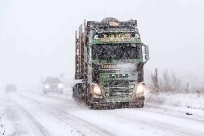 Met Office says snow to hit UK next week and explains where flurries will fall