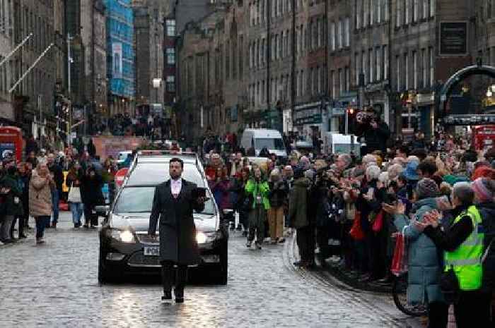 Janey Godley fans gather in Edinburgh as comedian bids 'final farewell' to city