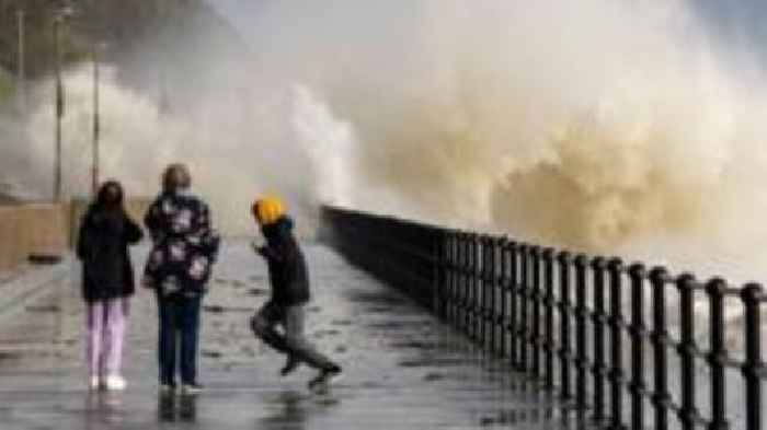 Storm Darragh: Strong wind warning for South East